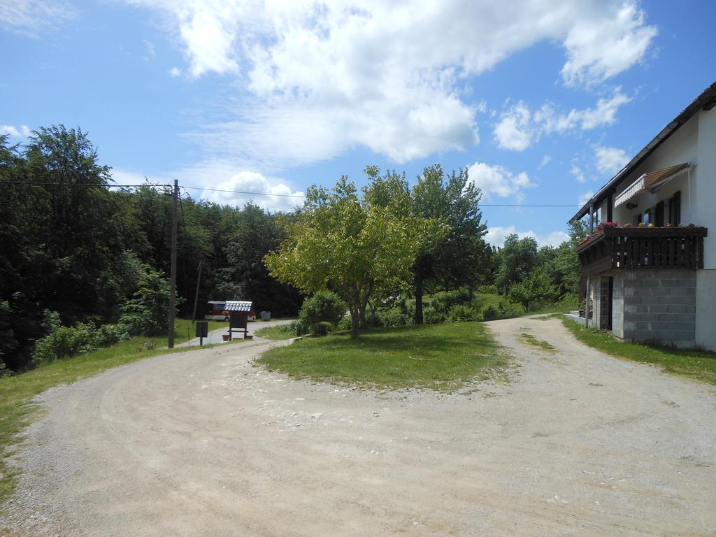 House Milka Hotel Rakovica Exterior photo